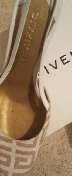 Givenchy kitten heel shoe - Picture 3 of 6